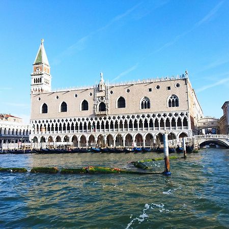 Gate To Venice Apartment Mestre Bagian luar foto